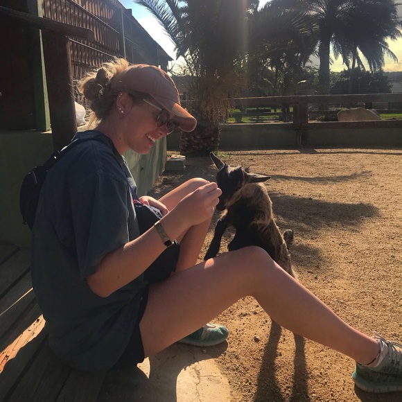 Meet your Posher, Emily - Picture 5 of 6